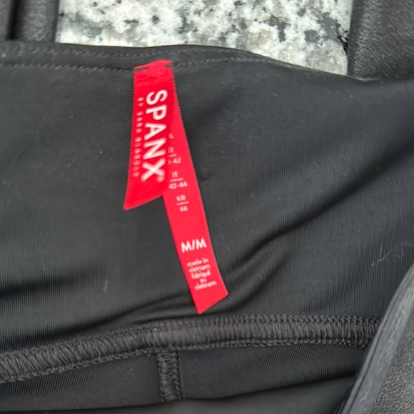 Spanx High-Waisted Leggings - Picture 2 of 3